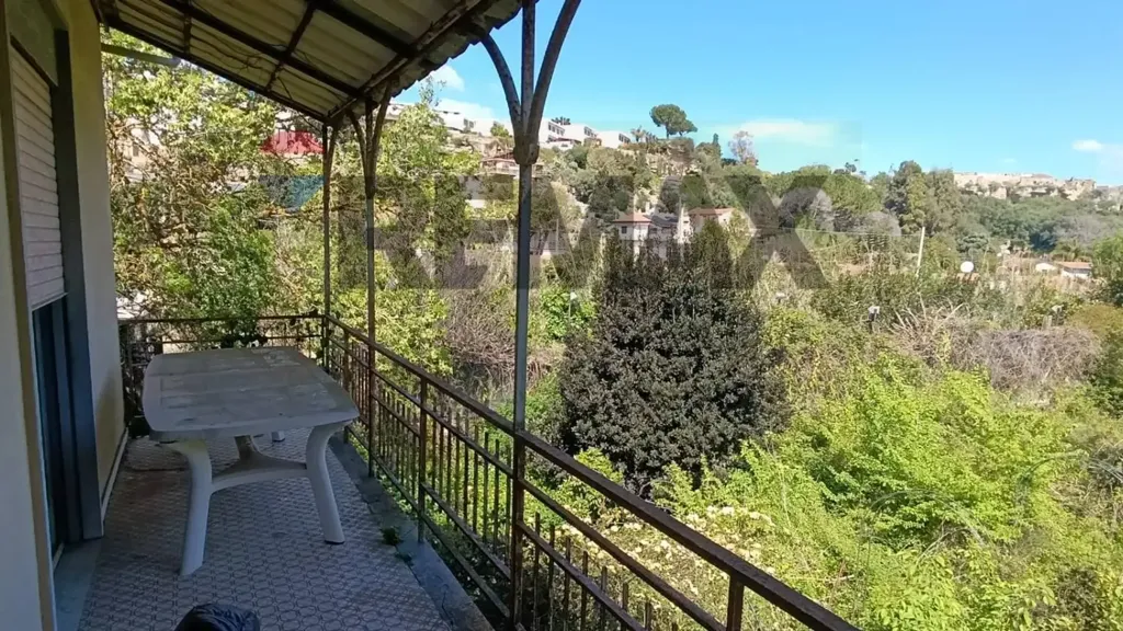 Balcon - Villa to Renovate with Garden in Augusta