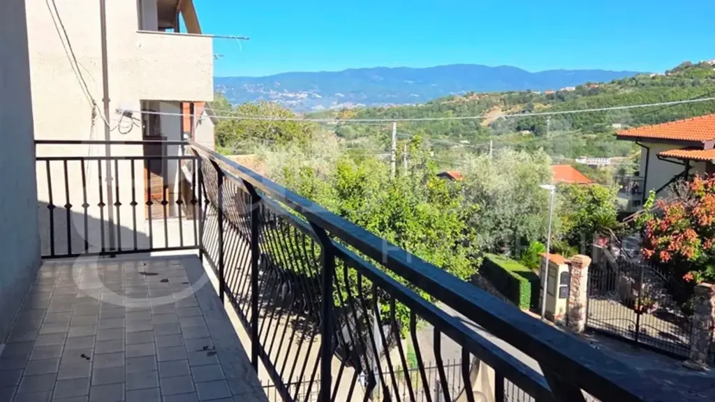 Rõdu - Spacious Apartment with Balconies in Marano Marchesato