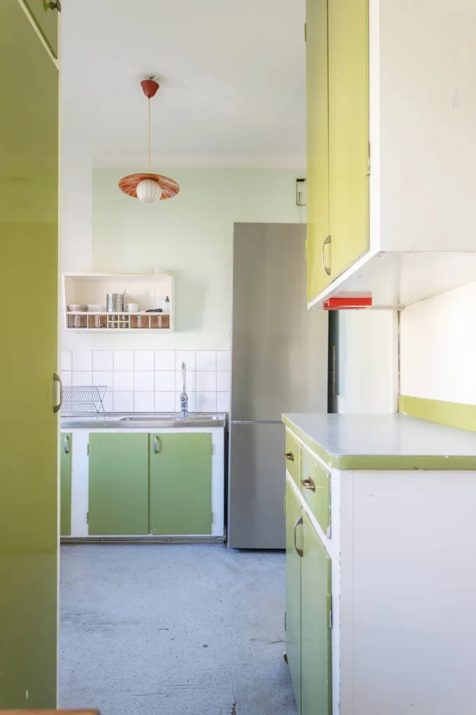 Cuisine - Charming 2-Bedroom Flat with High Location in Råsunda