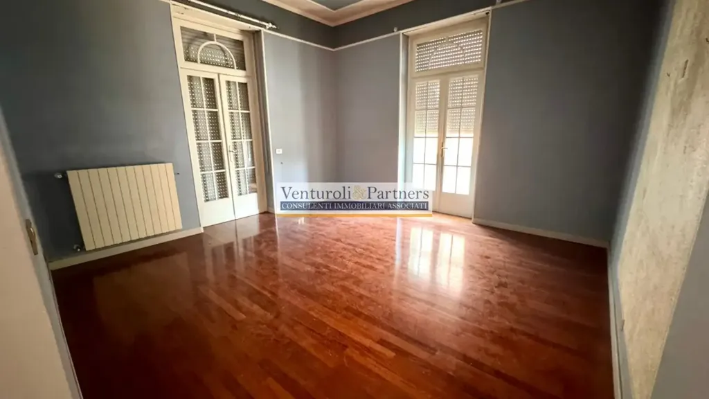 Pièces - Elegant Villa with Terraces in Brescia
