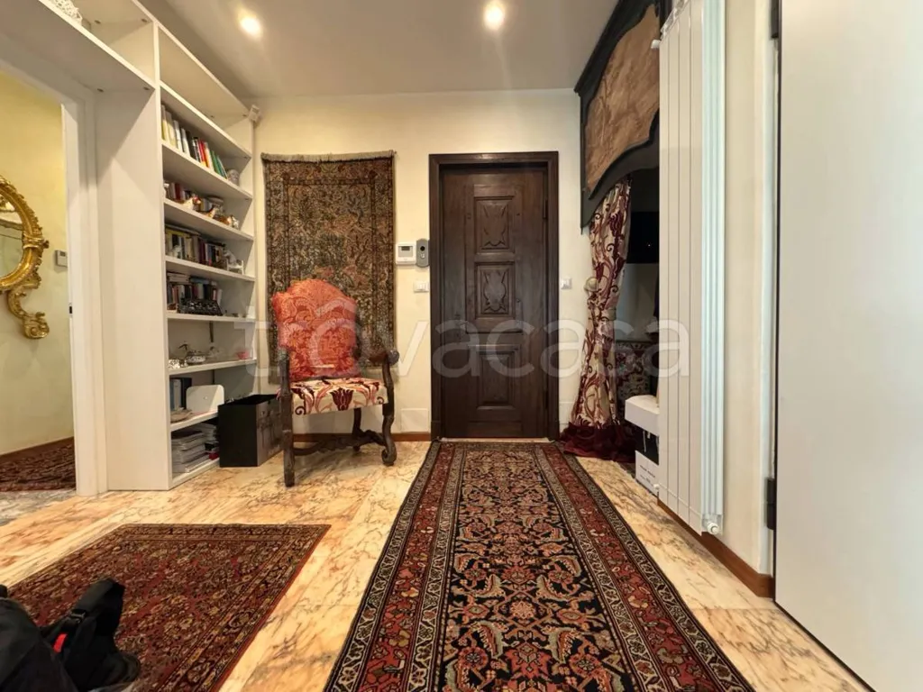 hallway_entrance