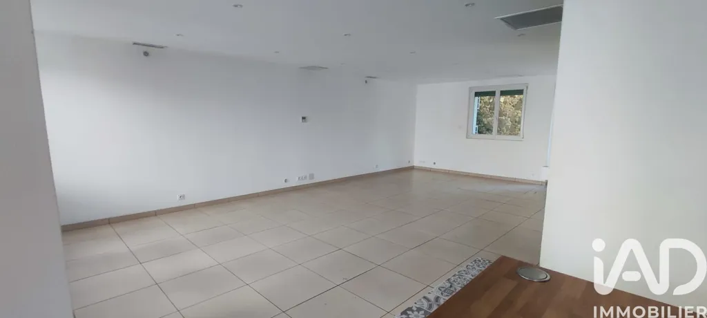 Pièces - Maison de Caractère avec Piscine à Adissan
