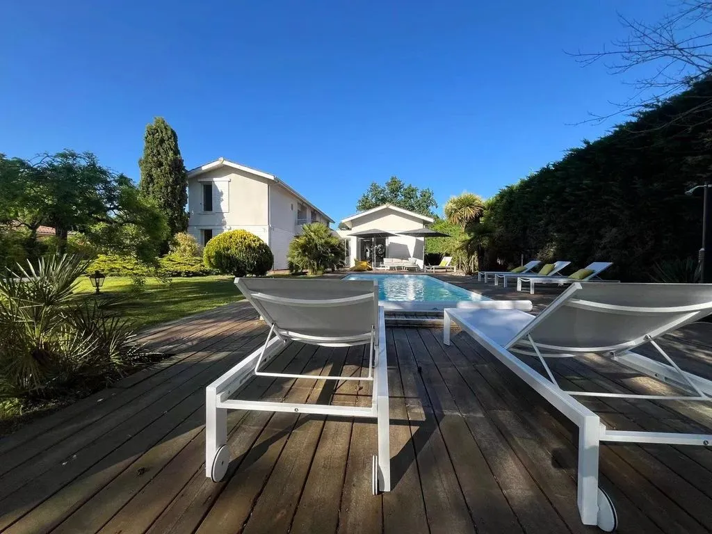 Piscine - Maison de Luxe avec Piscine à Pessac