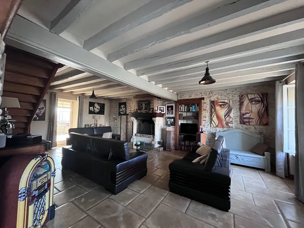 Séjour - Maison de Caractère avec Piscine près de Bourges
