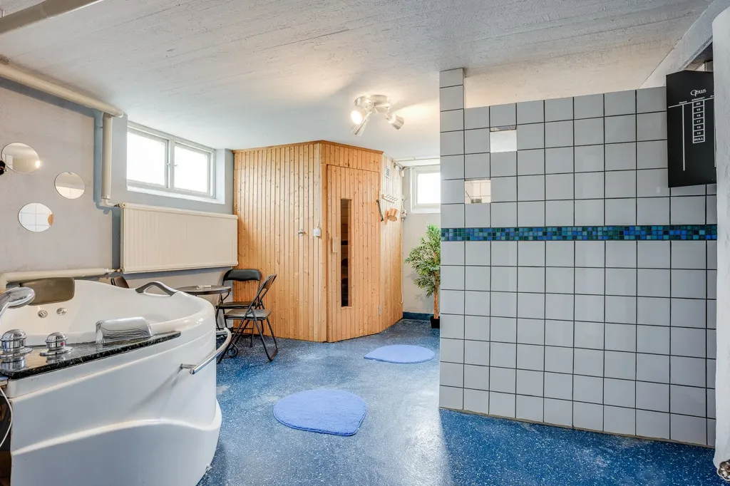 Salles de bain - Two-Unit House with Central Location in Vännäs
