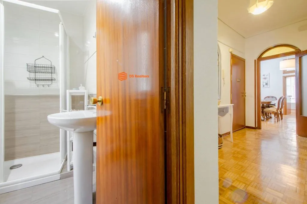 Salles de bain - Luxury Apartment with Balconies in Madrid Centre
