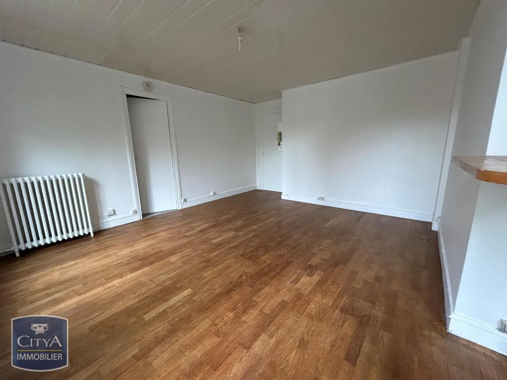 Pièces - Appartement Rénové avec Parking à Coty, Le Havre