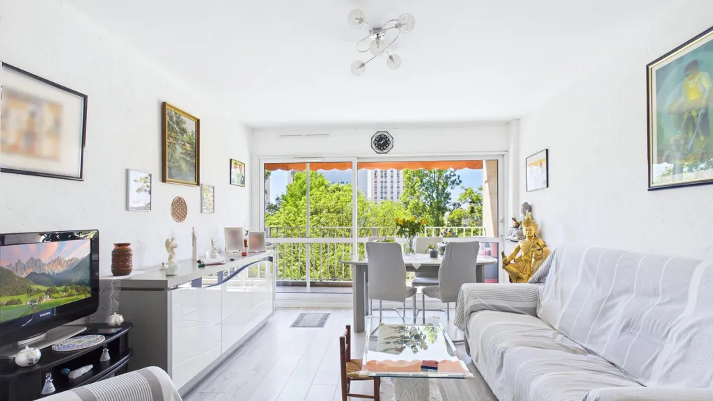 Séjour - Appartement avec Balcon à Chevilly-Larue