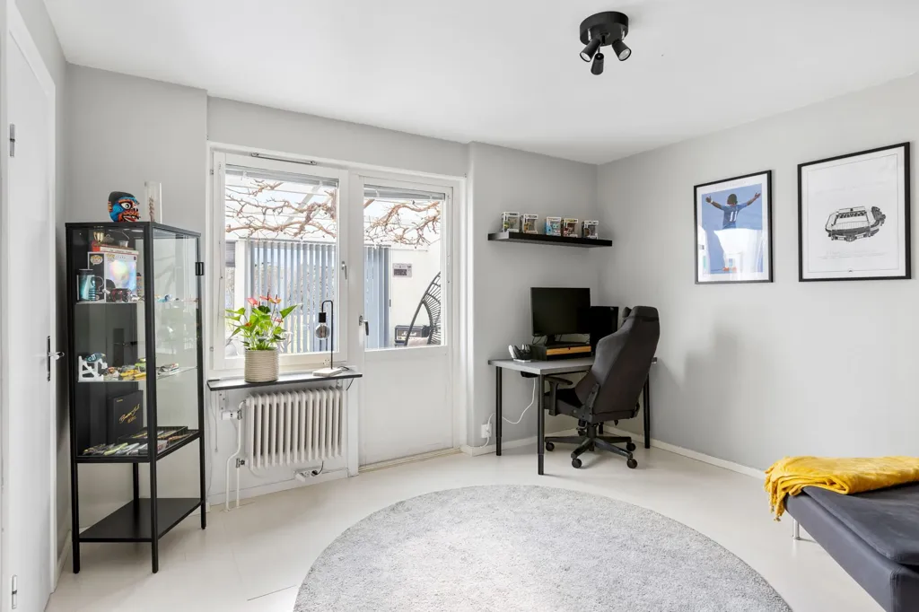 Bureau - Terraced House with Glazed Balcony in Central Värnamo