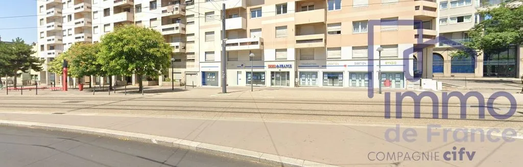 Extérieur - Ensemble de Bureaux en Centre-Ville à Saint-Étienne