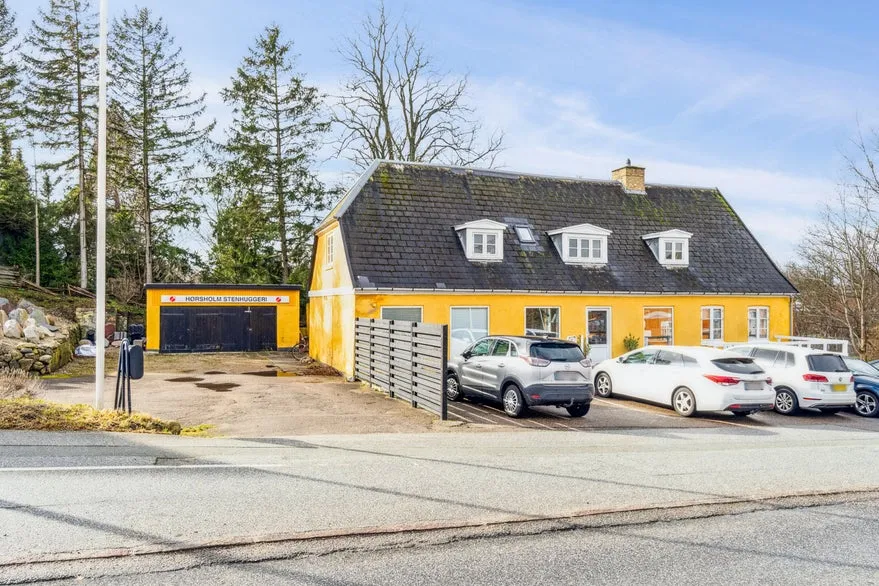 Esterno - Mixed-Use Property with Development Potential in Hørsholm
