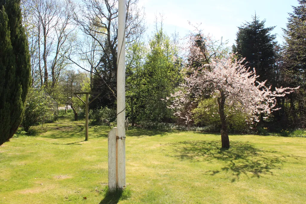 Jardin - Handcrafted Cottage with Unique Garden in Kielstrup