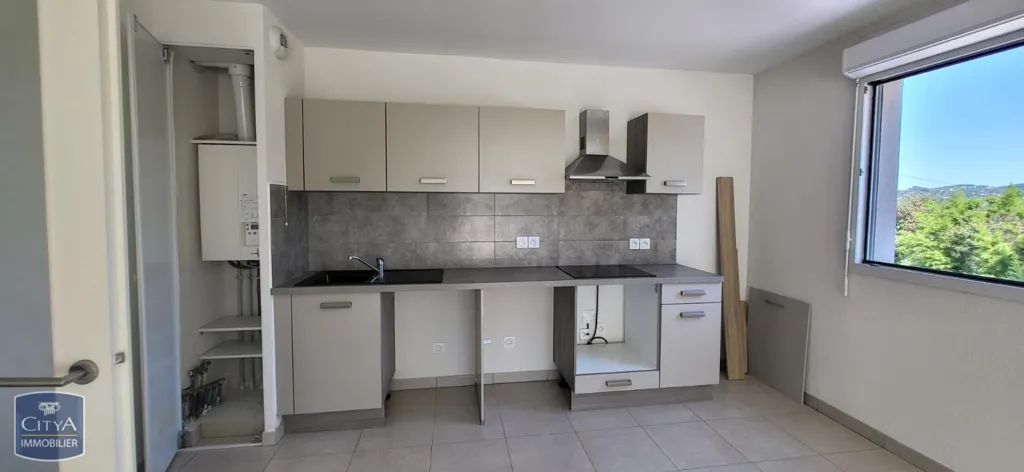 Cuisine - Appartement 3 Pièces avec Balcon dans le Sud de Grasse