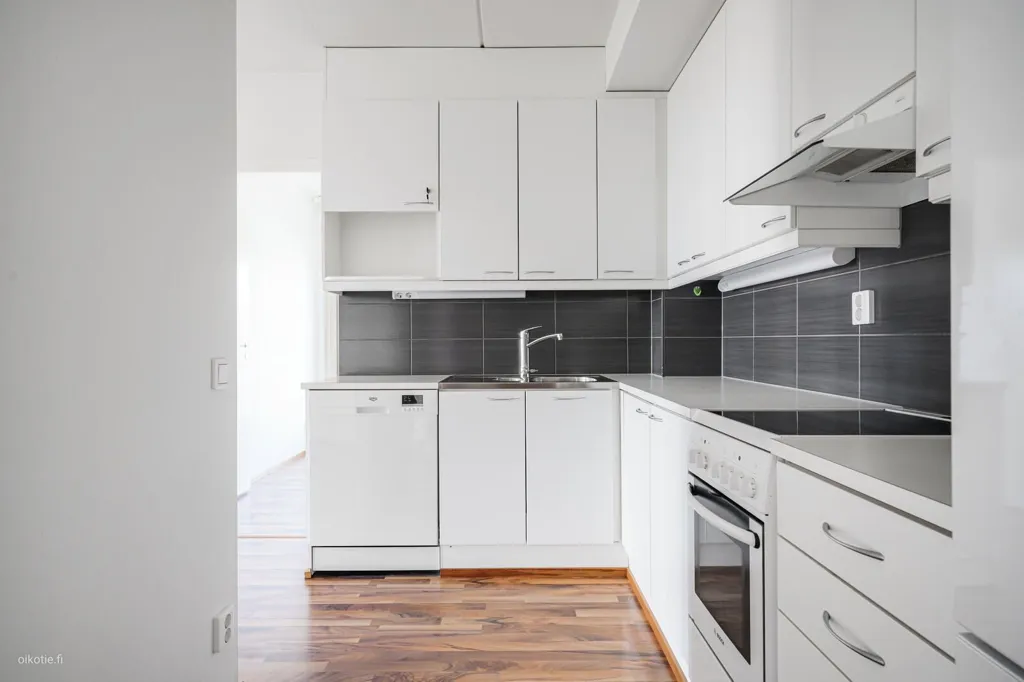 Cuisine - Bright Apartment with Sauna in Leppävaara, Espoo
