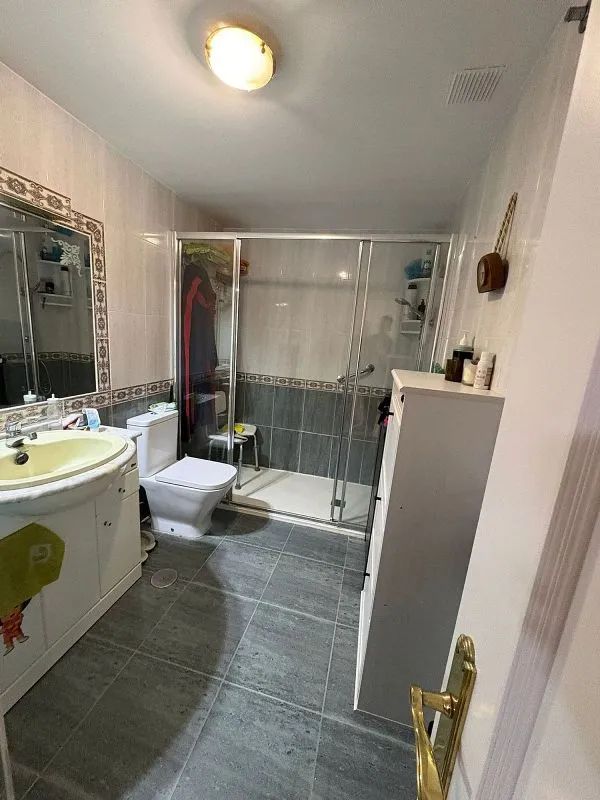 Bathrooms - Apartment with Terrace in La Cistérniga