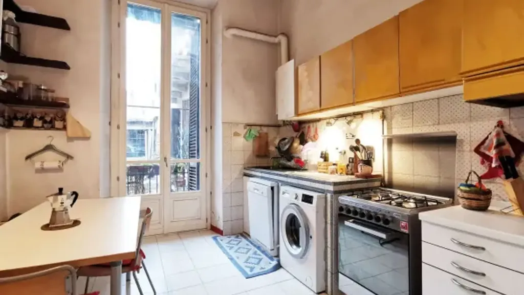 Köök - Spacious Apartment with Triple Exposure in Turin