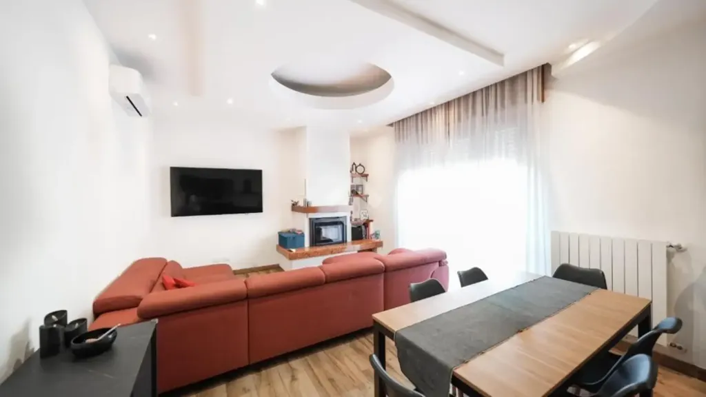 Séjour - Rustic Villa with Balcony in Verano Brianza