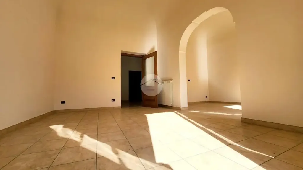 Esik - Apartment with Balcony in Palermo's Historic Centre