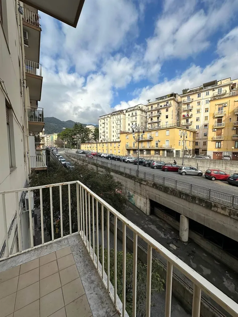 Bien 4 chambres à Salerno