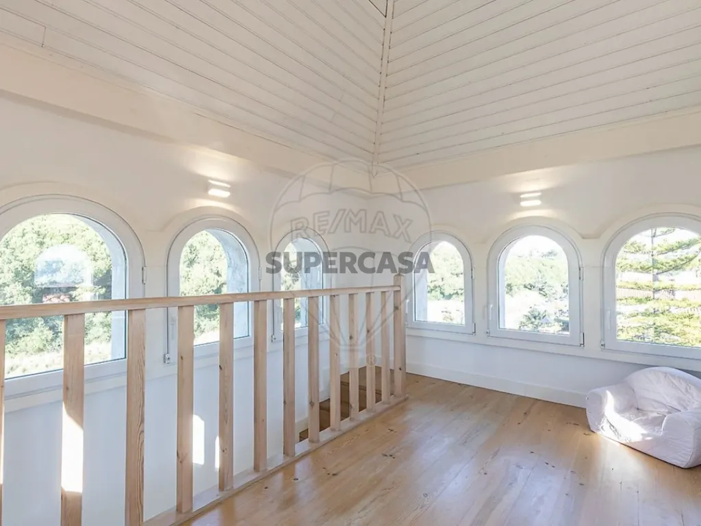 Toad - Luxury Villa with 1950s Charm in Lisbon