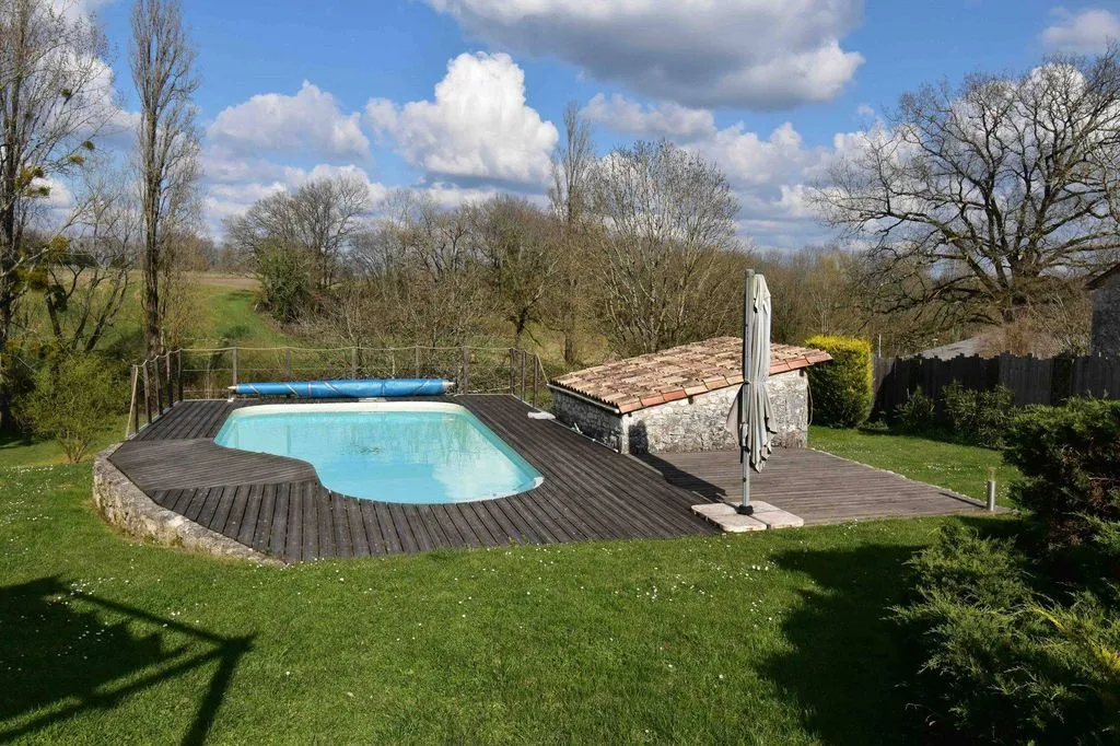 Piscina - Renovated Stone Farmhouse with Pool in Saint-Perdoux