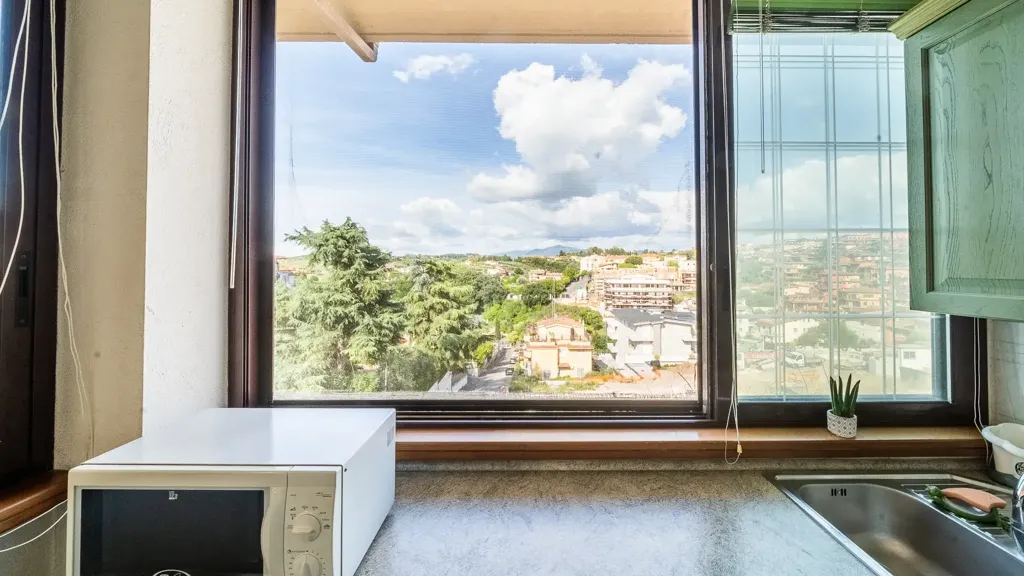 Cuisine - Characterful Two-Level Apartment in Fonte Nuova
