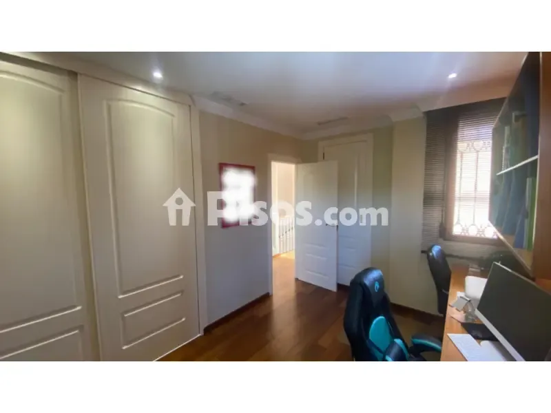 Bureau - Luxury Chalet with Pool in Alicante Golf