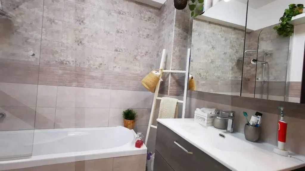 Vannitoad - Recently Refined Apartment with Parking in Messina