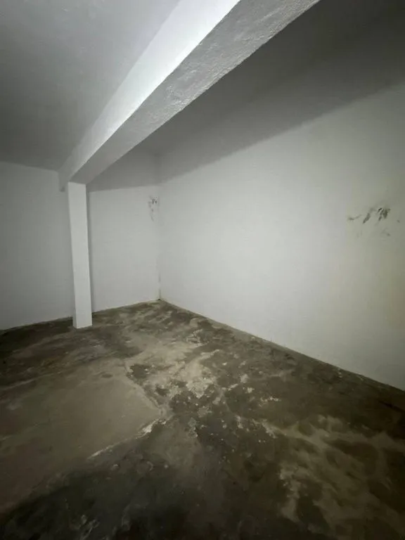 Garage - Luxury Flat with Balcony in Odivelas, Lisbon