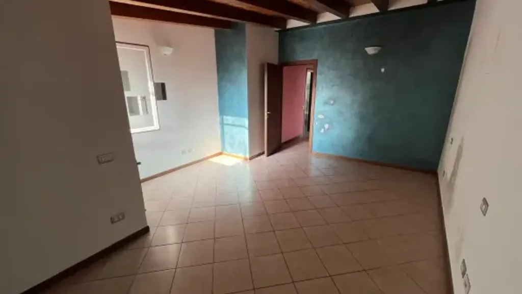 Entrée - Penthouse with Balcony in Romano di Lombardia