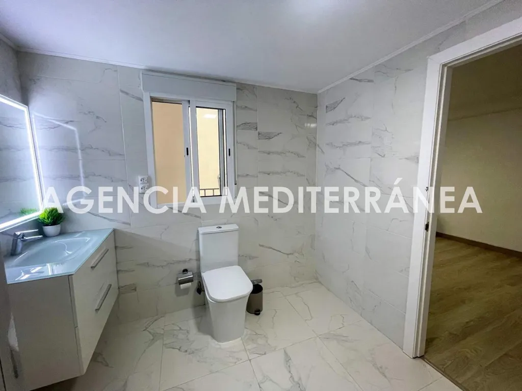 Vannitoad - Luxury Apartment with Balcony in Valencia