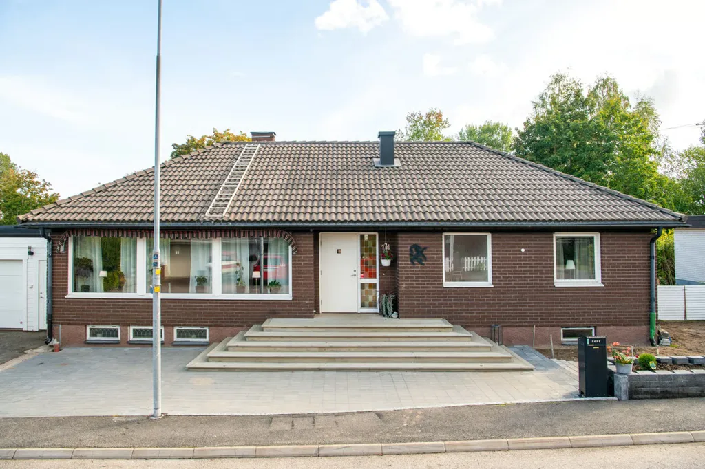 Extérieur - Souterrain Villa with Garden on Quiet Street