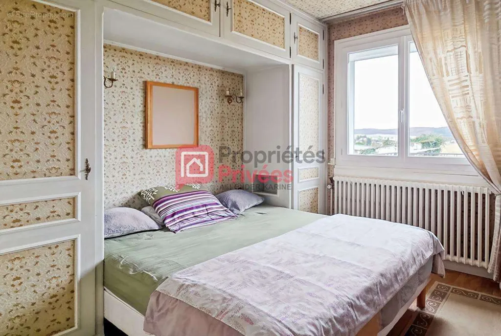 Chambres - Maison avec Jardin et Sous-sol à Soucy