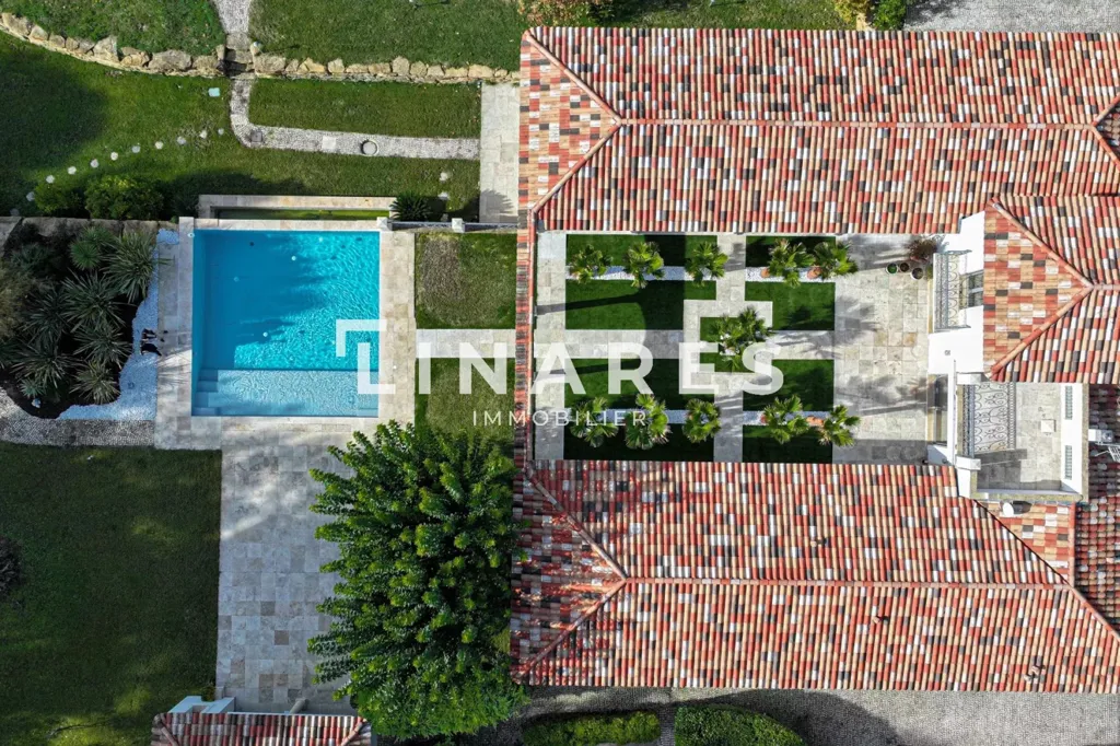 Õhuvaade - Villa with Pool and 28,000 m² Park in Llinares