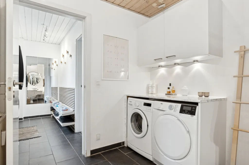 Pesuköök - Modern Flat with Central Herning Location