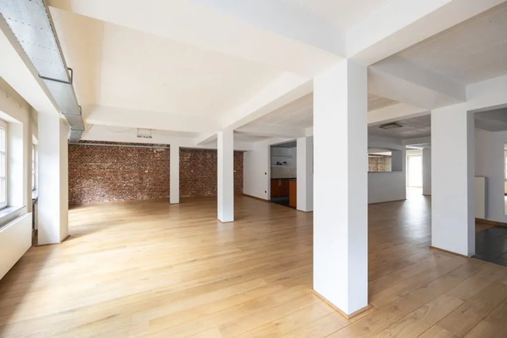 Loft Lumineux avec Terrasse Spacieuse à Bruxelles