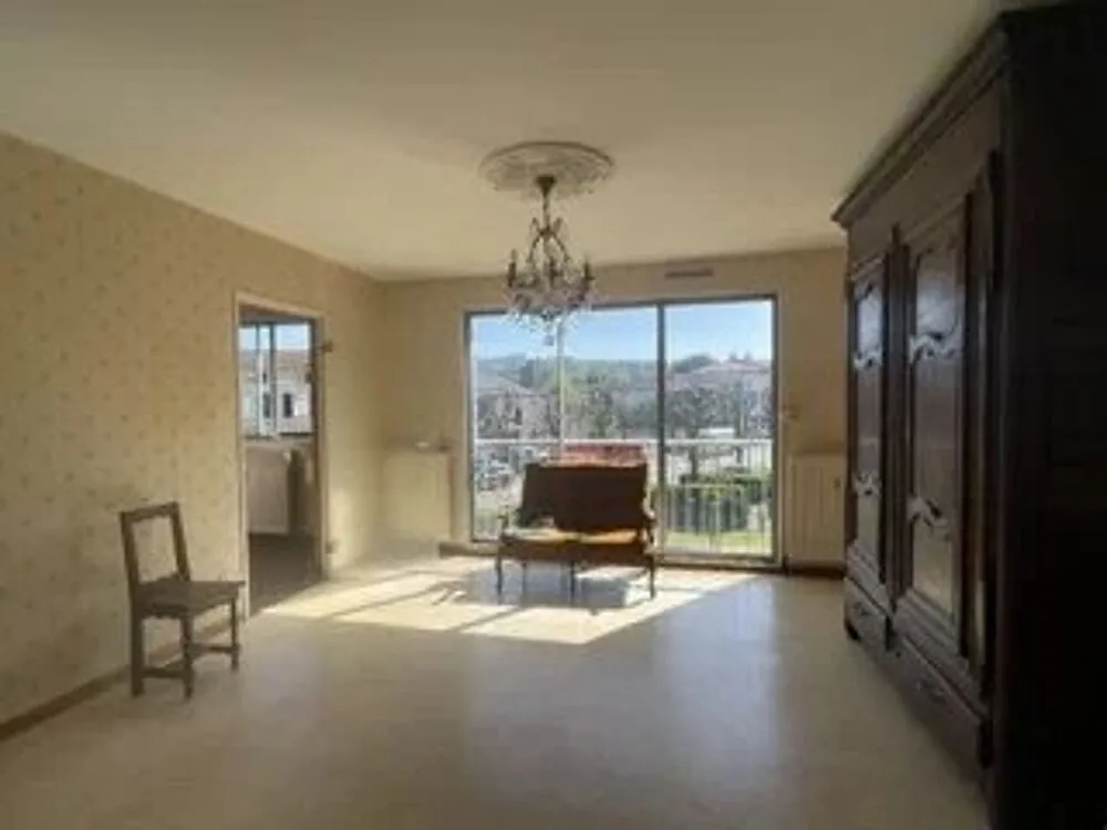 Séjour - Appartement Lumineux avec Vaste Séjour à Bar-le-Duc