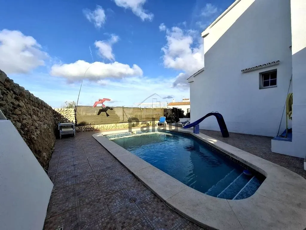 Piscine - Luxury Villa with Pool in Mahon, Balearic Islands