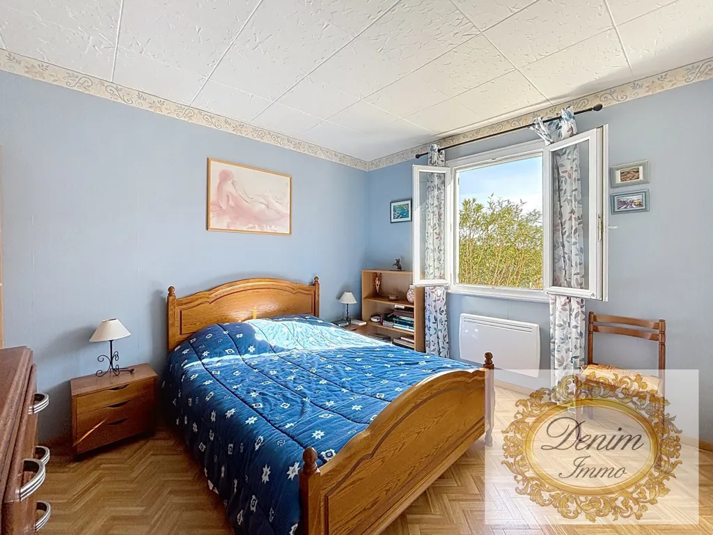 Chambres - Villa de plain-pied avec terrasse à Meynes