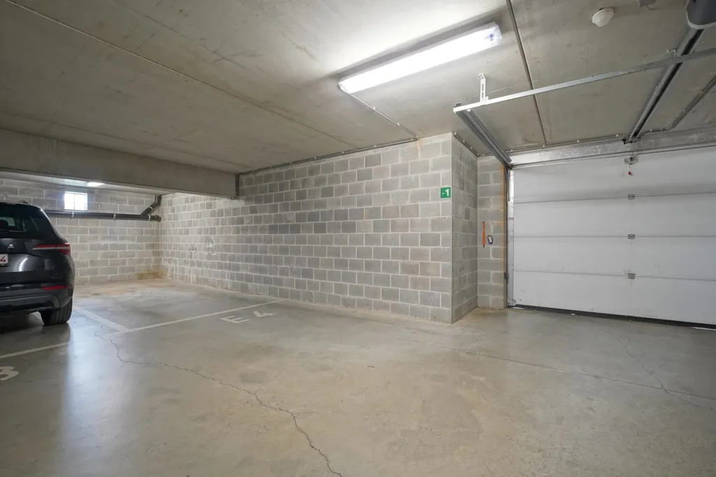 Garage - Appartement 2 Chambres avec Terrasse à Ben-Ahin