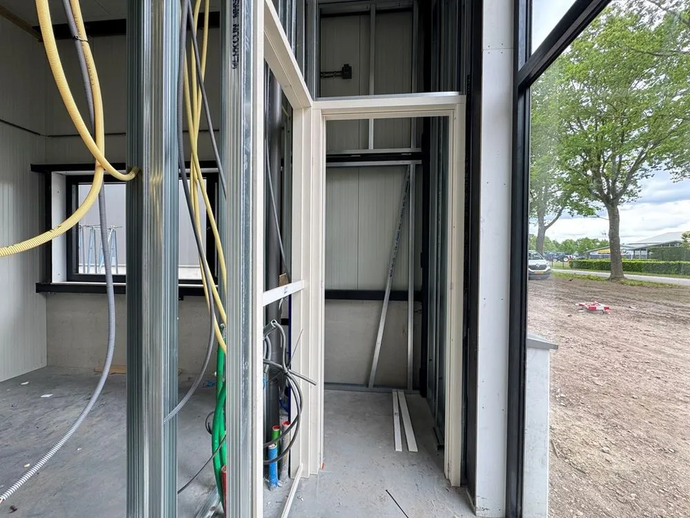Pièces - New Business Spaces with Overhead Doors in Bladel