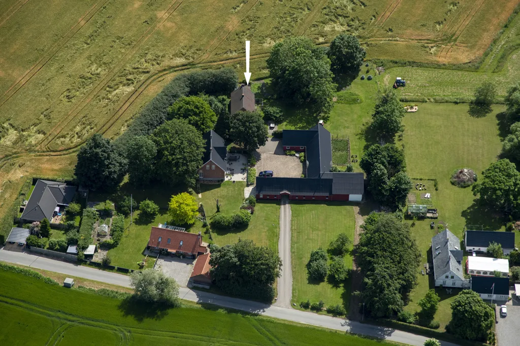 Õhuvaade - Classic Farmhouse with Stable in Kosterslev
