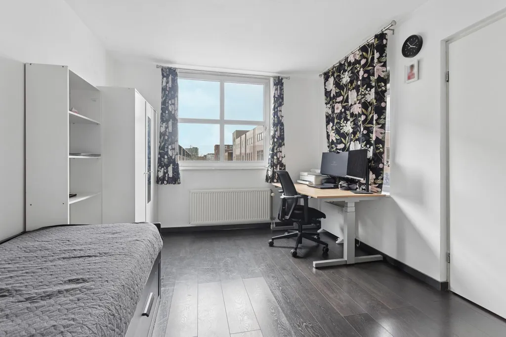 Chambres - 3-Bedroom Gallery Flat with Balcony in Almere Centre