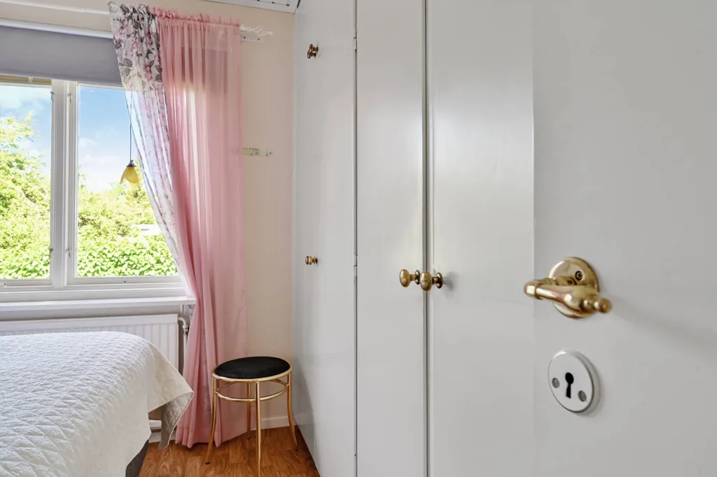 Chambres - 1-Storey Villa with Garden in Sollentuna