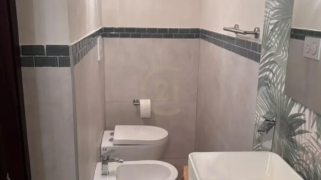 Salles de bain - Rusticated Apartment with Metro Access in Catania