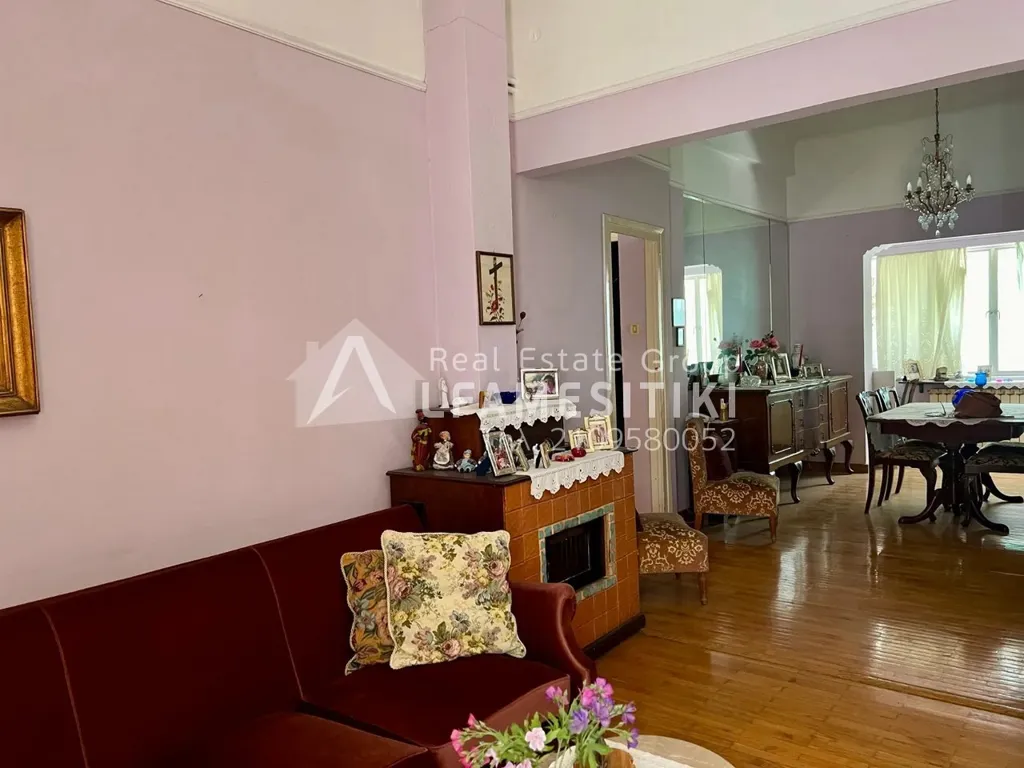 Elutuba - Bright Apartment with Balcony in Kallithea Centre
