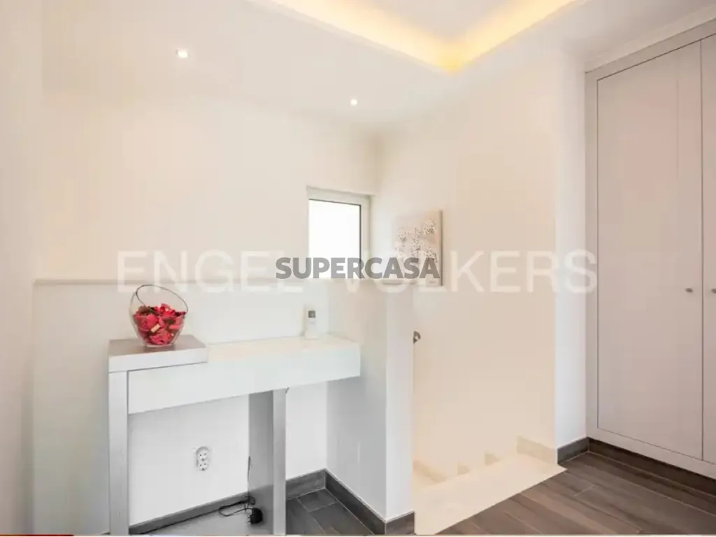 Toad - Modern Villa with Sea Views in Lagoa