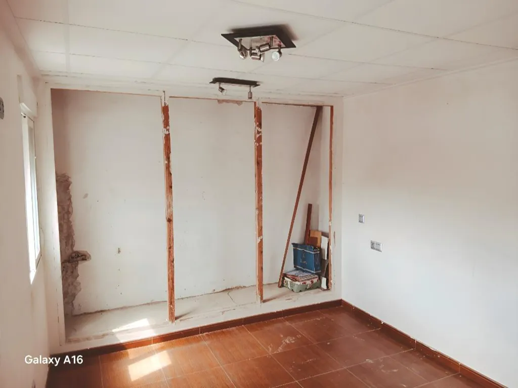 Rooms - Reformed Flat with Balcony in Onda, Castellón