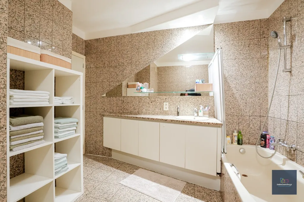 Salles de bain - Appartement avec Vue sur la Ville à Ledeberg