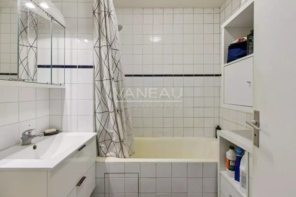 Salles de bain - Studio avec Balcon dans le 19ème Arrondissement